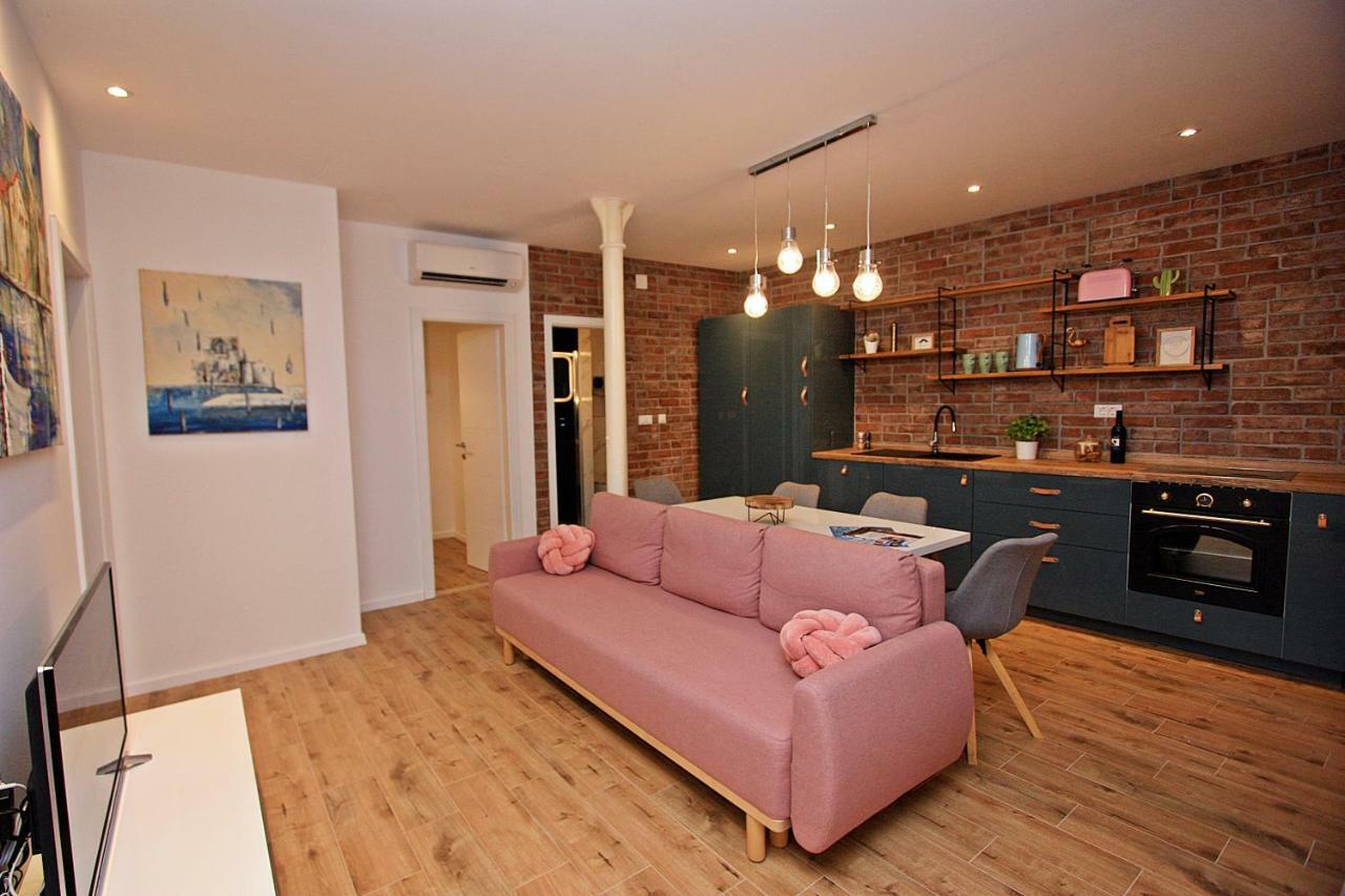 Apartman Michelangelo In The Centar Of Supetar Dış mekan fotoğraf